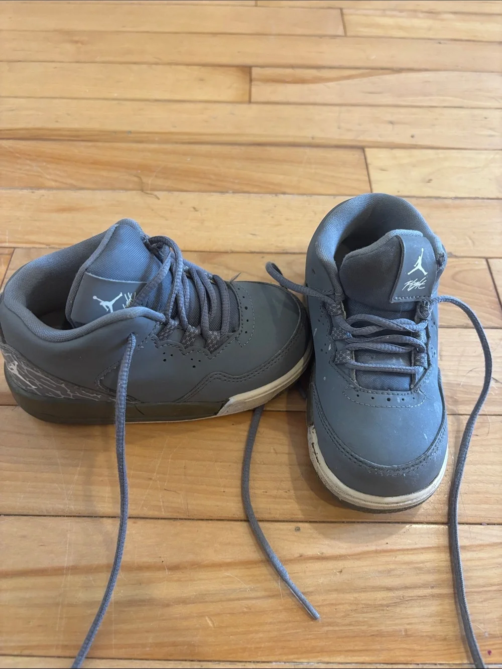 Jordan Kids Grey Low-Top Sneakers with Jumpman Logo